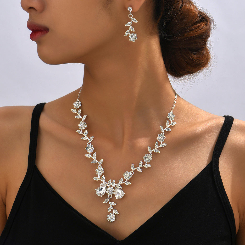 European and American Exaggerated Fashion Personality Rhinestone Crystal Necklace Earrings Set Ladies Prom Clothing Factory Home Decoration Wholesale