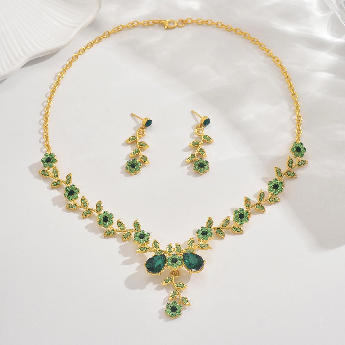 European and American Exaggerated Fashion Personality Rhinestone Crystal Necklace Earrings Set Ladies Prom Clothing Factory Home Decoration Wholesale