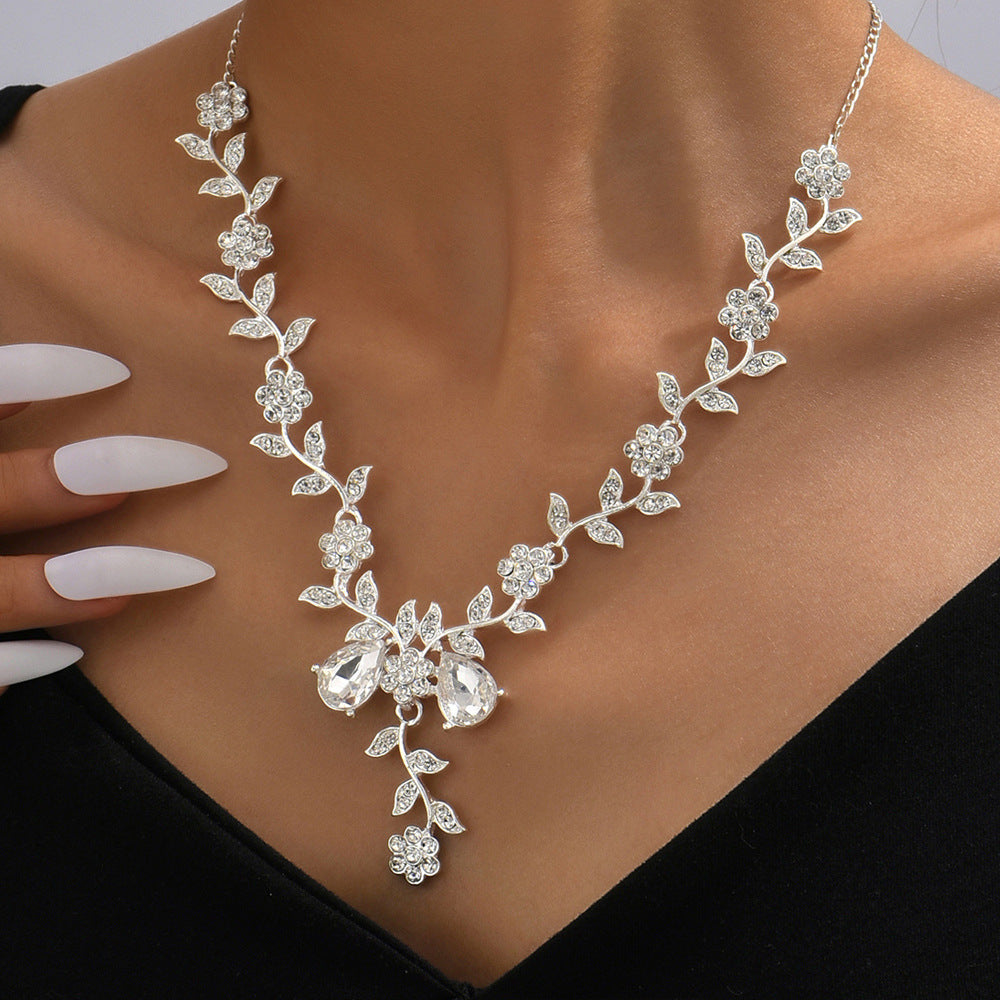 European and American Exaggerated Fashion Personality Rhinestone Crystal Necklace Earrings Set Ladies Prom Clothing Factory Home Decoration Wholesale