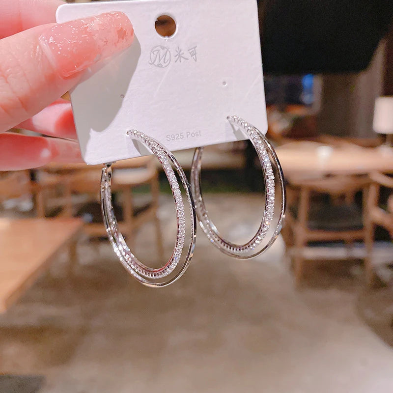 New Trend Women's Hoop Earrings Rhinestone Twisted Circle Round Big Exaggerated Loop Earrings Punk Hiphop Female Ear Jewelry