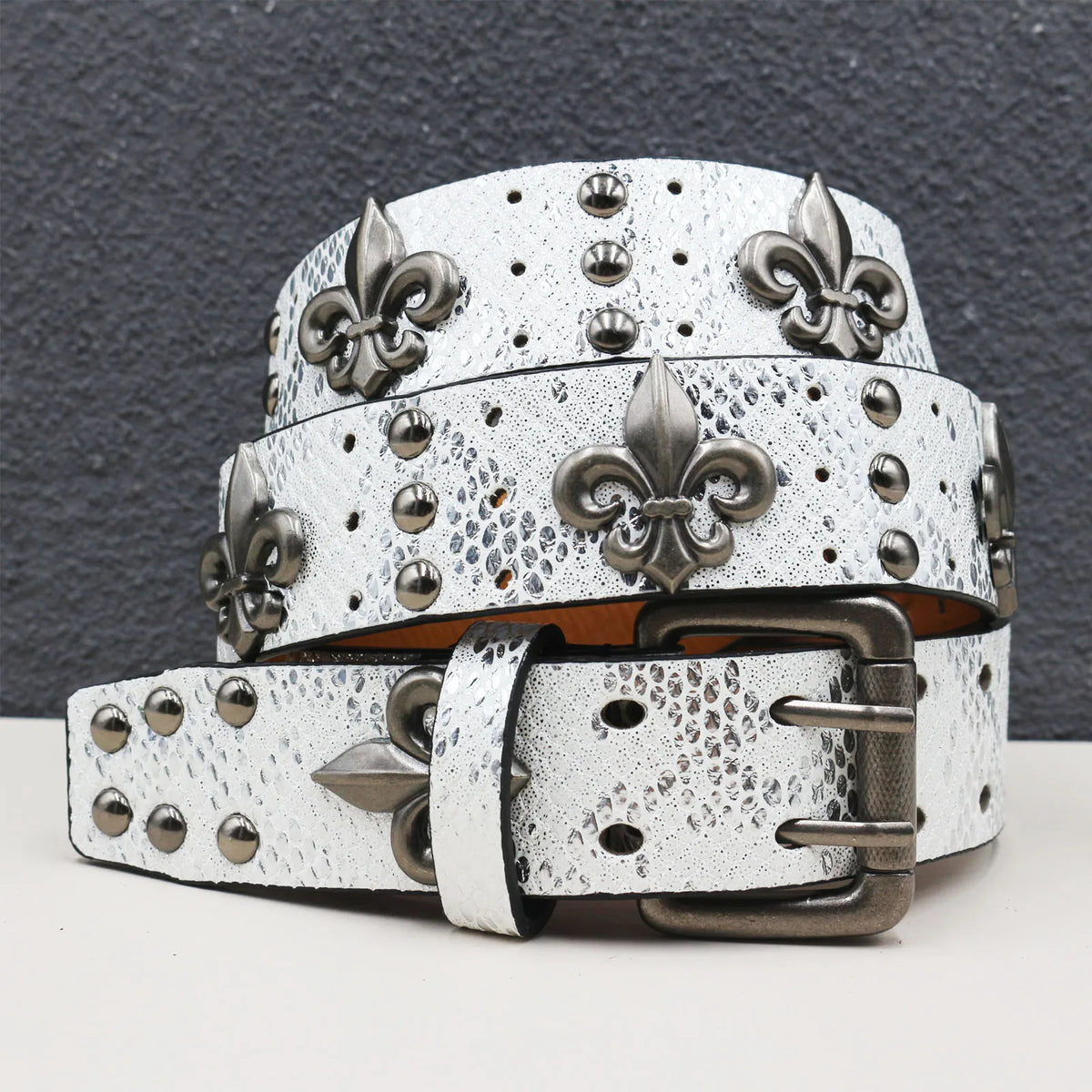 Double-needle buckle belt with heavy black crocodile pattern  Goth Skeleton Rivet Belt Trend Punk Hip-hop Belt Y2K Style Belt