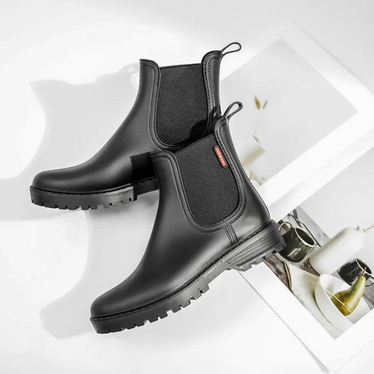 Women's Short Tube anti Slip Rain Shoes, lightweight Waterproof Water Shoes, Fashionable Chelsea Rain Boots, PVC One-Time Moldin