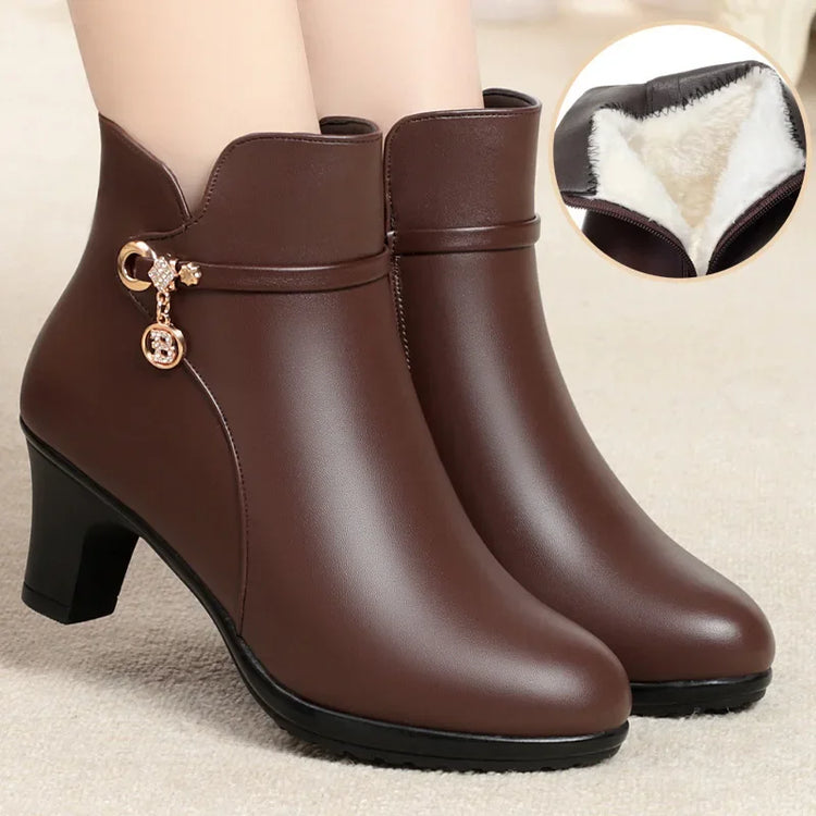 Women Leather Boots 2025 Winter Thick Plush Lined Warm Snow Boots Plus Size 42 Women Fashion Autumn Black High Heels Ankle Boots