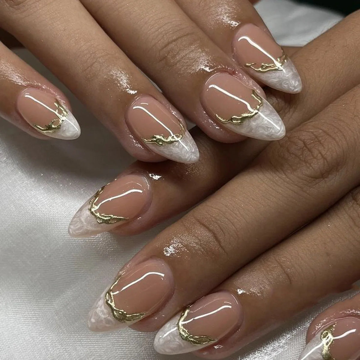 24Pcs French False Nails Almond Fake Nails with Glue Press on White Edge Design Wearable Simple Ins Pink Stiletto Nail Tips