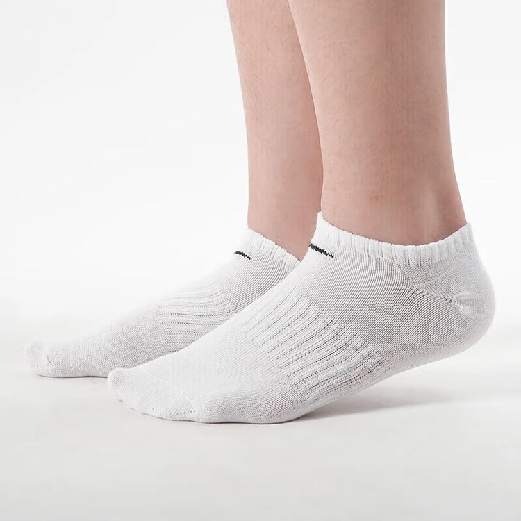 Nike Unisex 3-Pack Short-Cuff Casual Basketball Socks Breathable Moisture-Wicking Socks SX7678-100