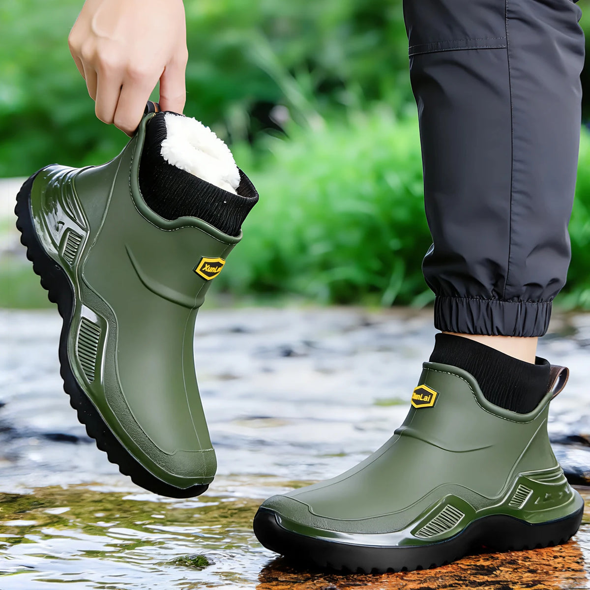 New Waterproof Men's Rain Shoes Winter Warm Plush Men Rain Boots Outdoor Non-slip Couple Rain Shoes Fashion Men's Work Boots