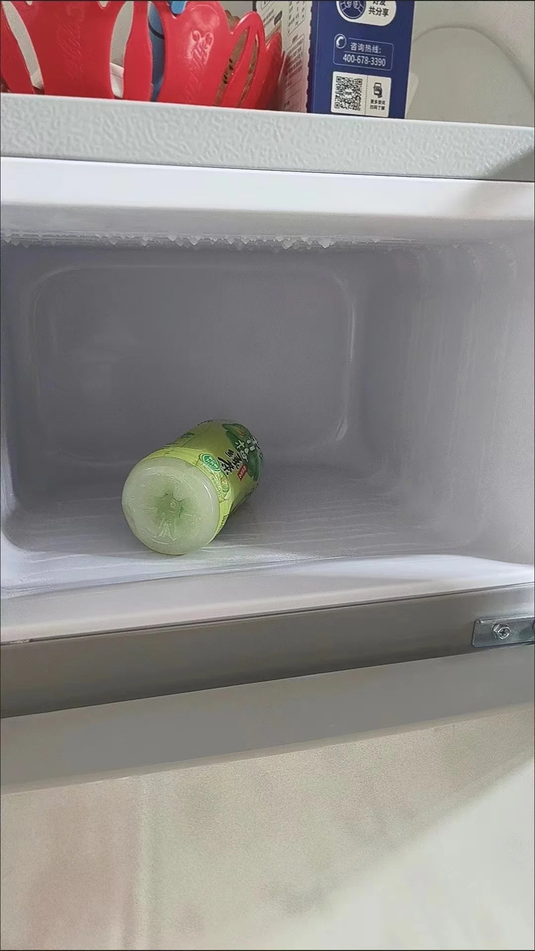 158L Low-price Three-door Cooler Refrigerator in Silver for Families Rented Houses with Freezing and Refrigeration Functions