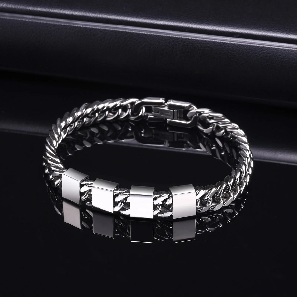 MailLun Custom Family Names Men Cuban Chain Bracelet Personalized Names Men Bracelet Jewelry Gift Father's Day Gift