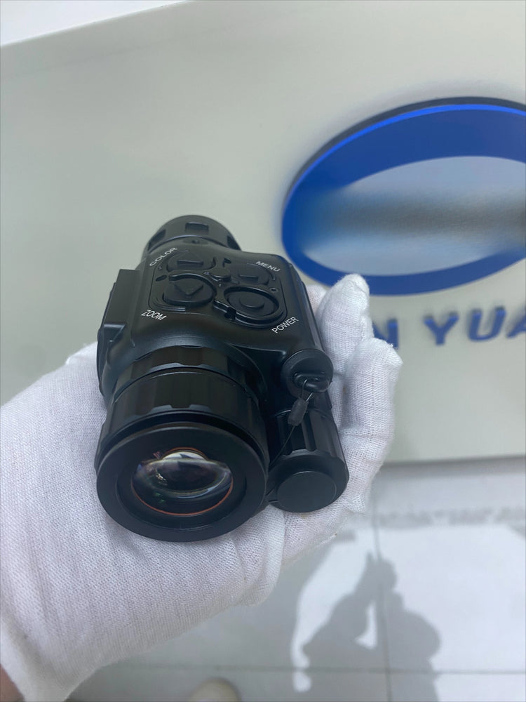 Handheld Thermal Imager Long Range Thermal Camera 25mm Lens IP67 Waterproof Continuous Zoom for Night Vision Hunting