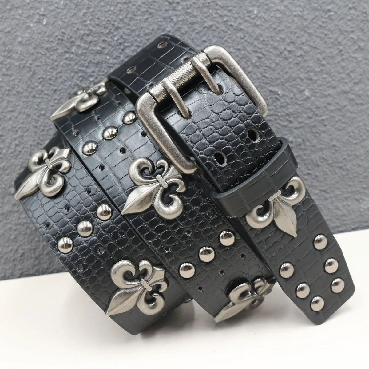 Double-needle buckle belt with heavy black crocodile pattern  Goth Skeleton Rivet Belt Trend Punk Hip-hop Belt Y2K Style Belt