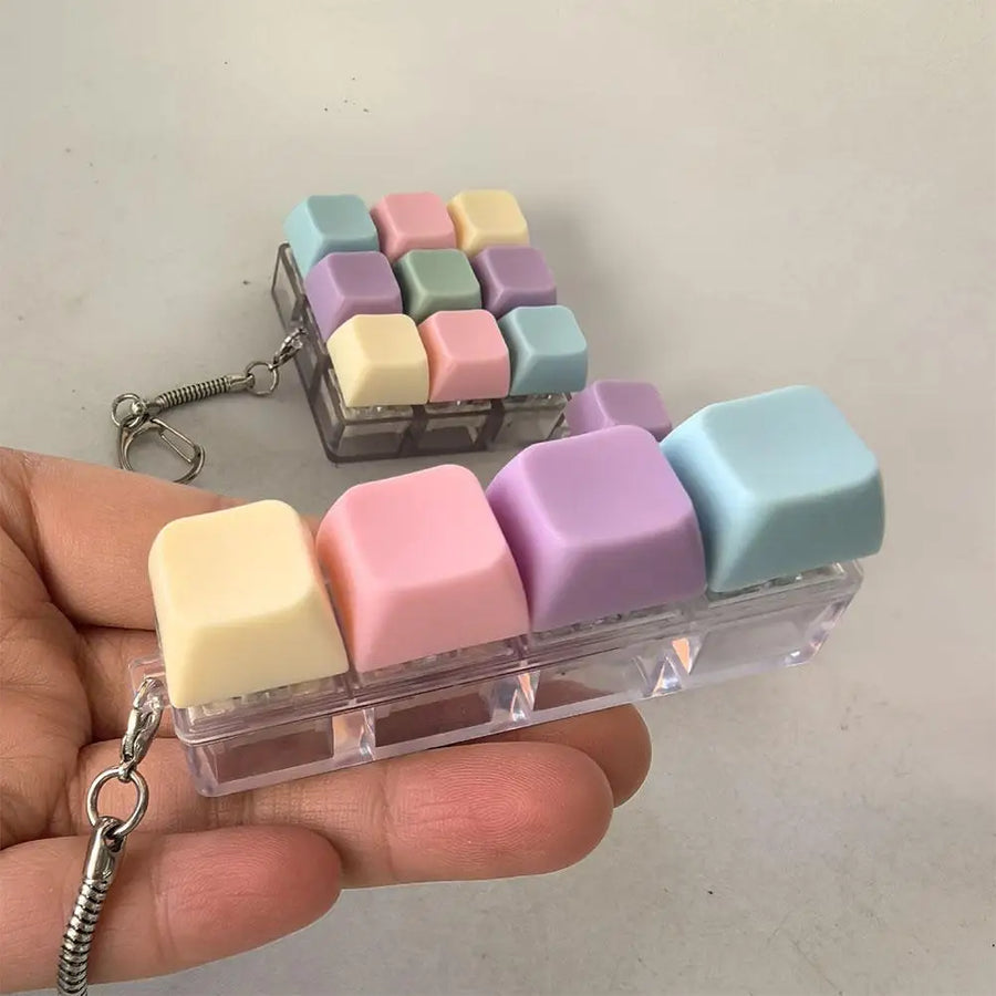 1/4/5/9 Button Keyboard Fidget Clicker Mechanical Keyboard Fidget Keychain For Gifts To Pass The Boring Time (Without LED Light)