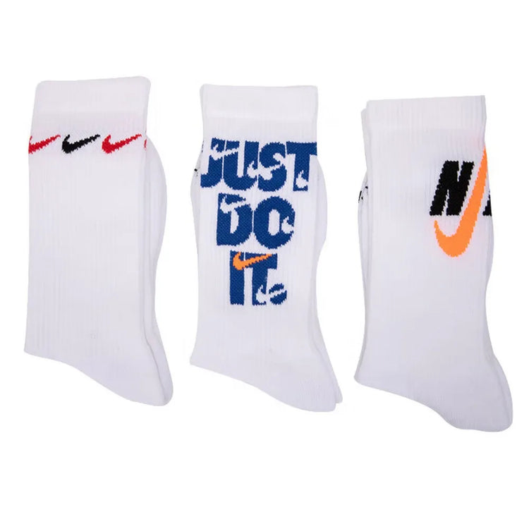 Nike EVERYDAY CREW: Stylish, comfortable, slip-resistant, and durable unisex soft basketball socks (3-pack)  DA2123-100