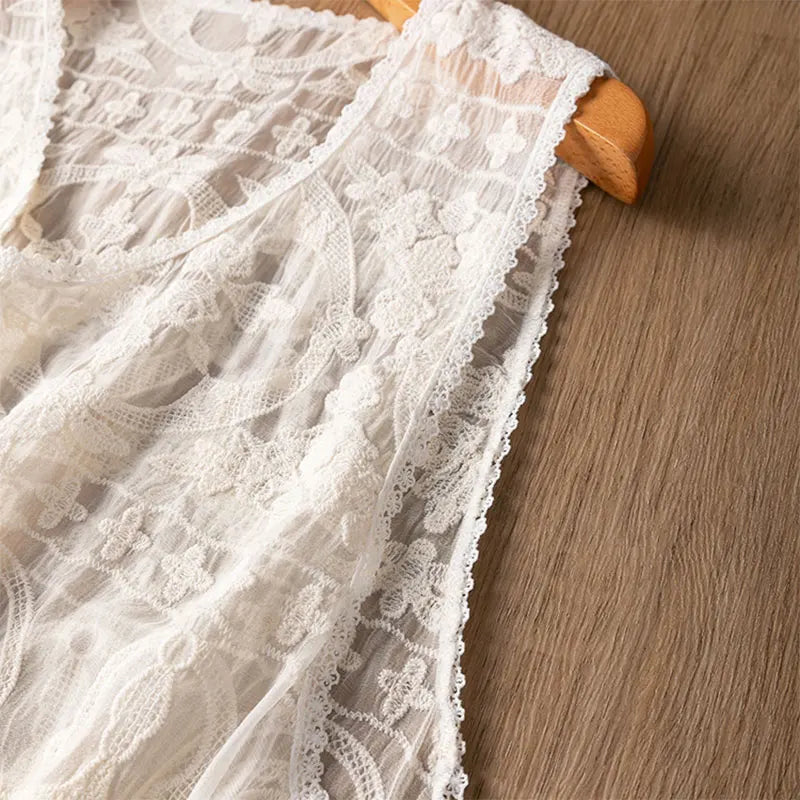 100% Mulberry Silk Loose Type Women Silk Tank Top Embroidery V Neck Vest Sleeveless Shirt Summer Beach MM815
