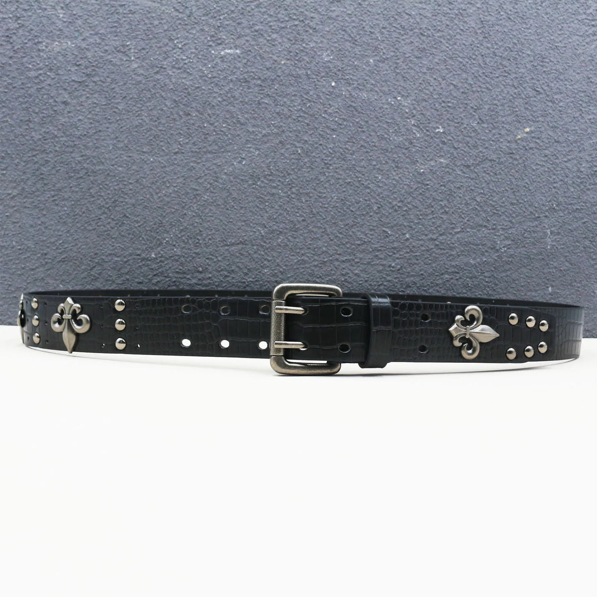 Double-needle buckle belt with heavy black crocodile pattern  Goth Skeleton Rivet Belt Trend Punk Hip-hop Belt Y2K Style Belt